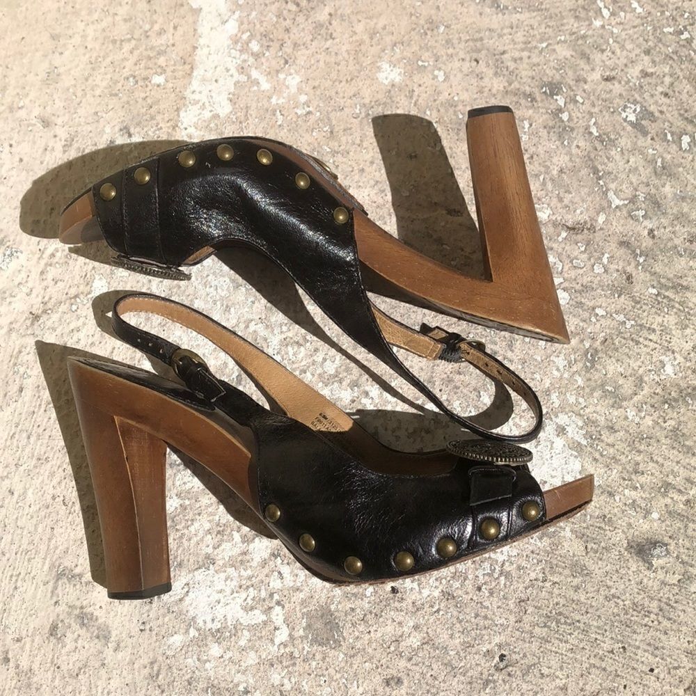 Frye  Sandals